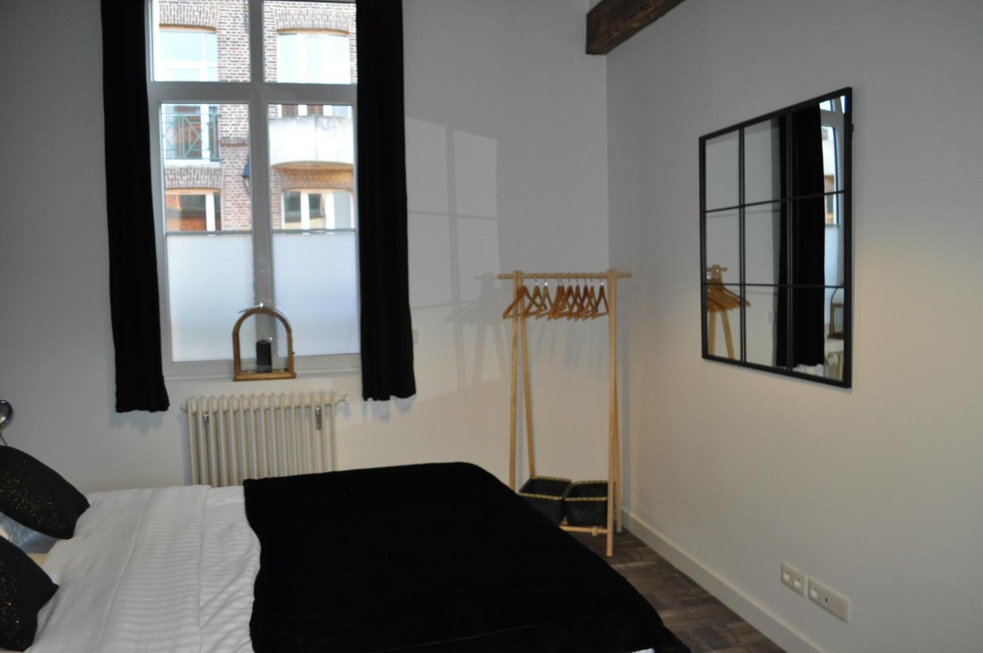 Victoria'S House Aparthotel Лил Екстериор снимка