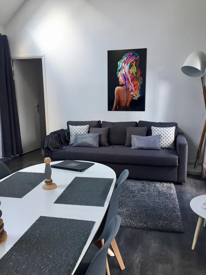 Victoria'S House Aparthotel Лил Екстериор снимка
