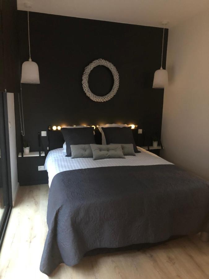 Victoria'S House Aparthotel Лил Екстериор снимка