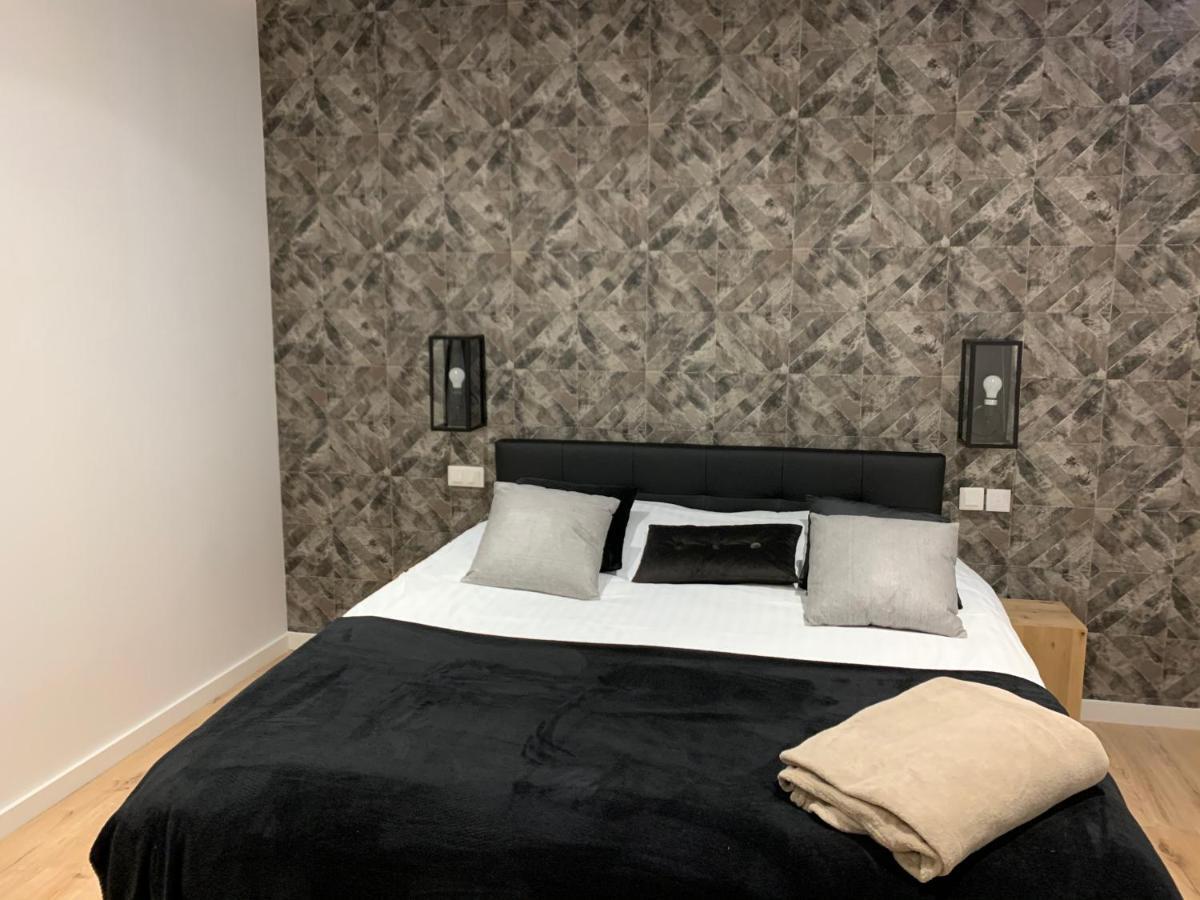 Victoria'S House Aparthotel Лил Екстериор снимка